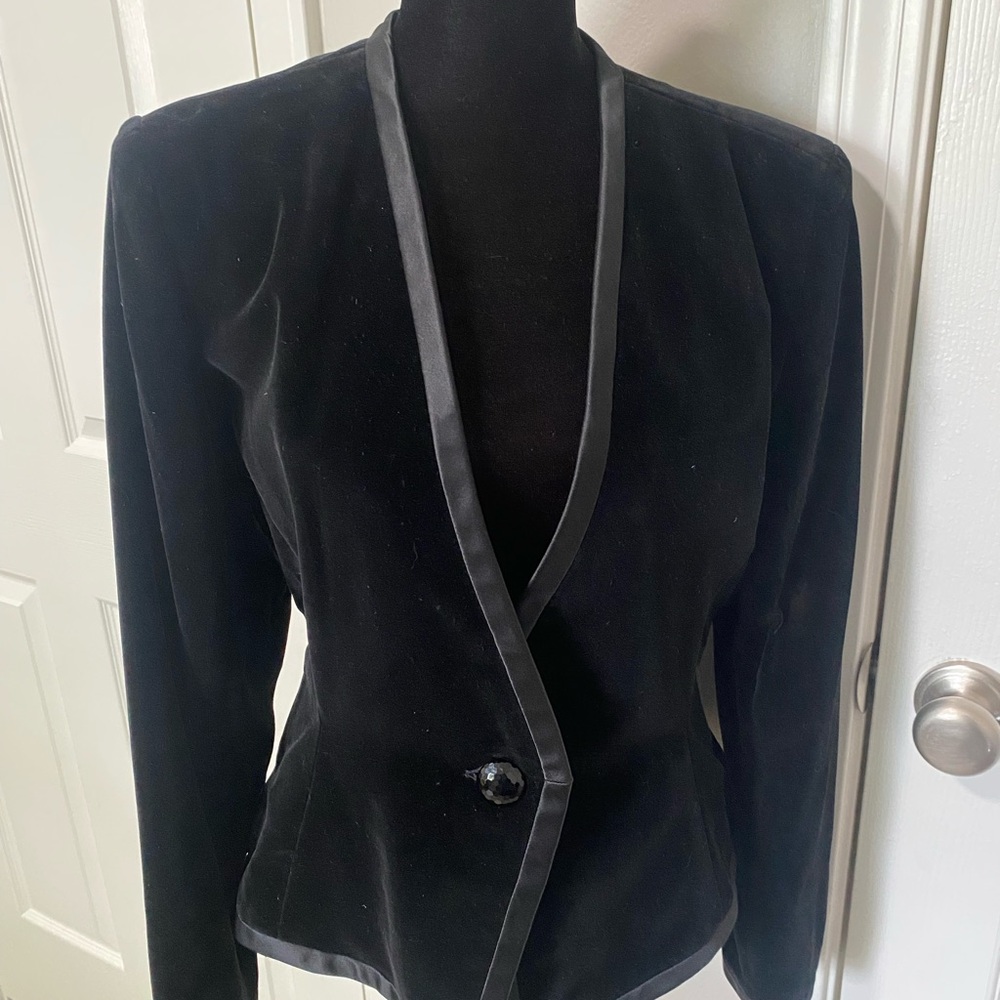 Vintage Saint Laurent Black Velvet Blazer with Tailored Silhouette